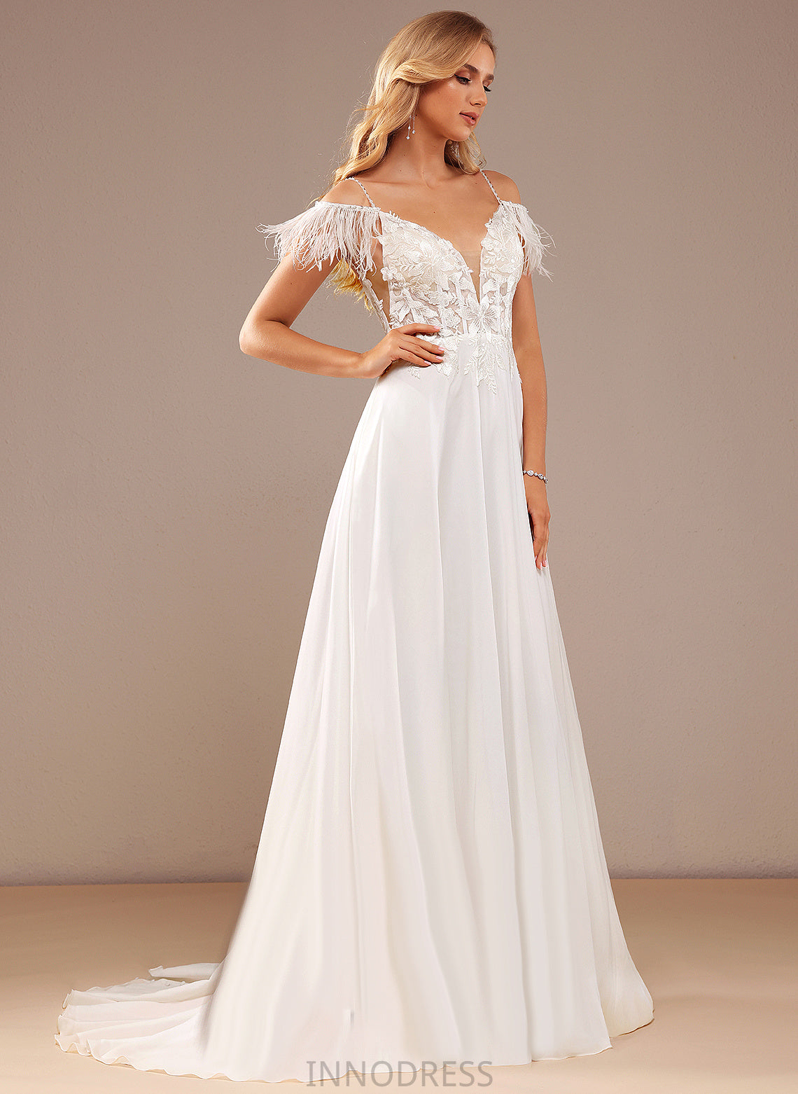 Feather Train Pockets Pearl Wedding Dresses Wedding Dress Lace A-Line Sequins V-neck Lace Court Beading With Chiffon