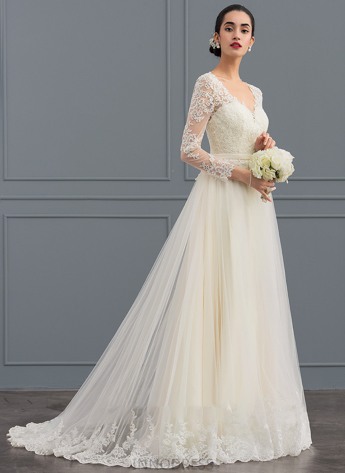 Dress Ball-Gown/Princess Wedding Dresses Wedding Train V-neck Sweep Cameron Tulle