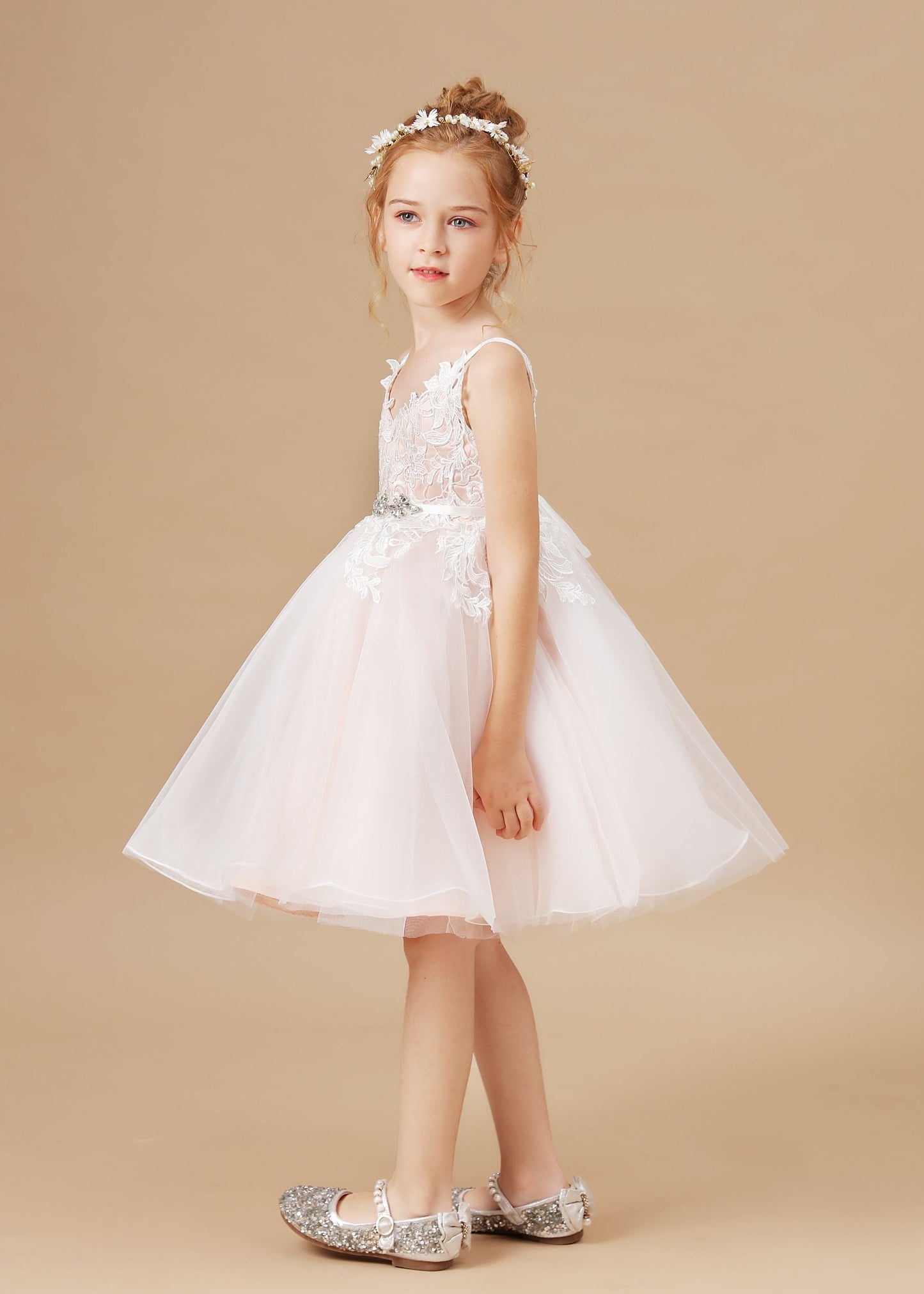 Halter-top V-neck Appliques Tulle Flower Girl Dresses with Sash