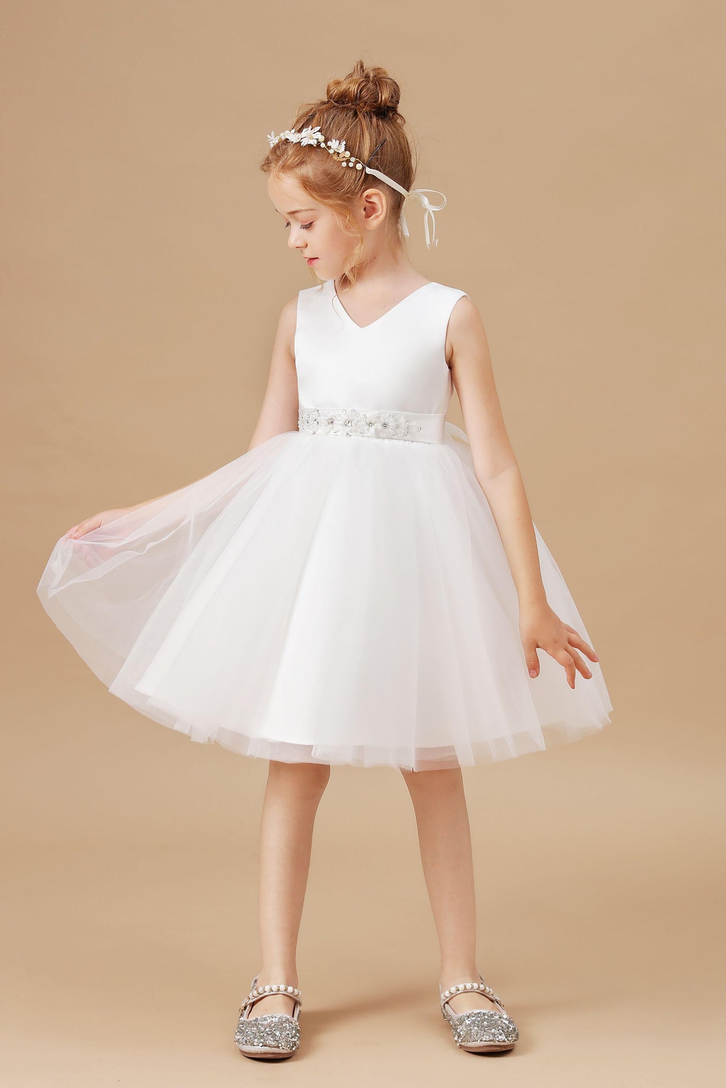 Sleeveless Ivory V-neck Tulle Satin Flower Girl Dresses With Bowknot