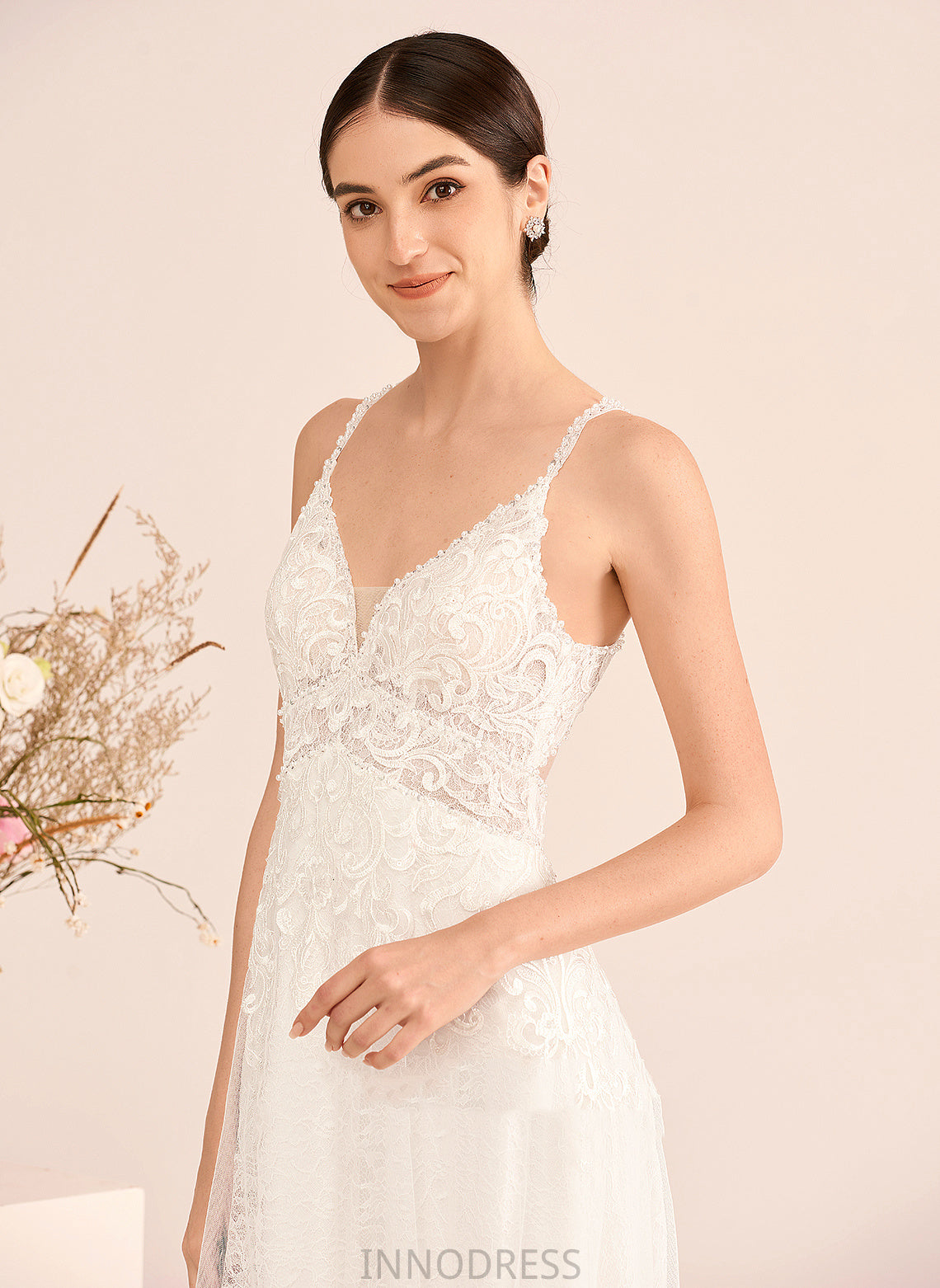 Train Beading Rihanna Dress A-Line Court Wedding Dresses V-neck With Wedding Lace Tulle