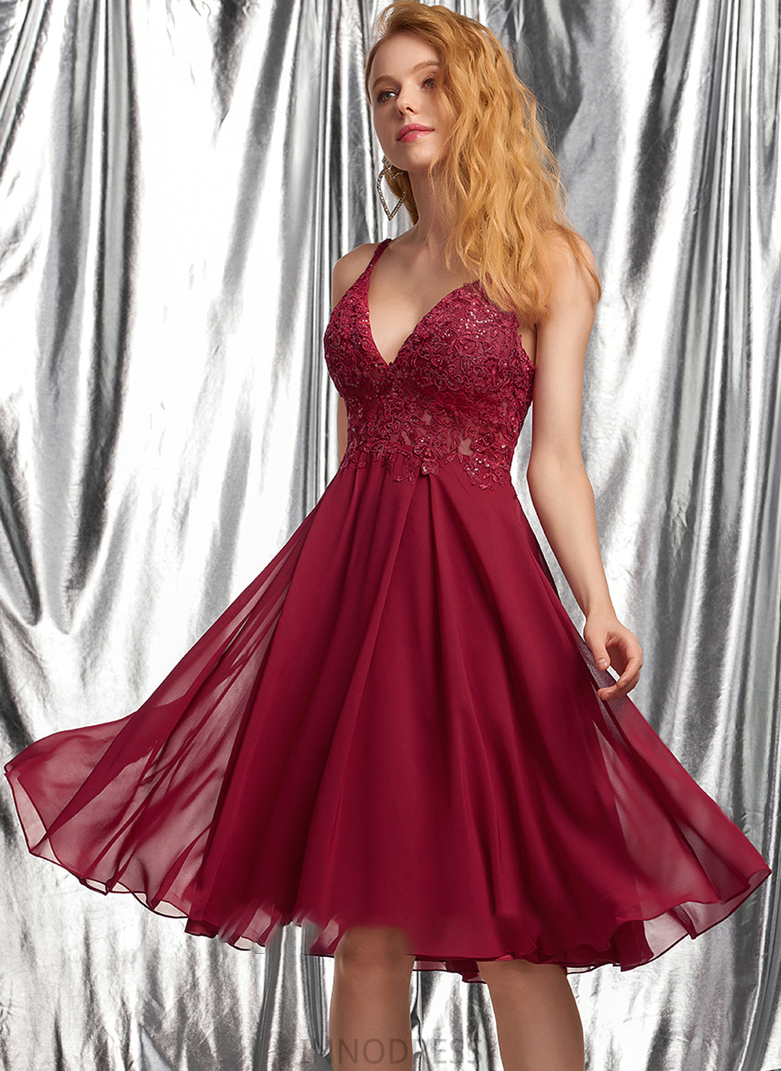 Aleena With Chiffon A-Line Knee-Length Prom Dresses Sequins V-neck