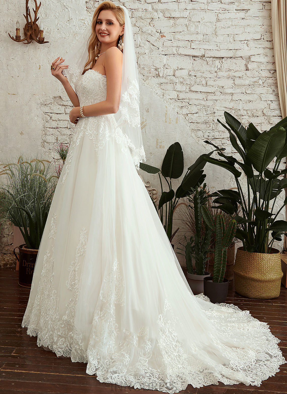 Tulle Laylah Dress Sweetheart Court Train Lace With A-Line Wedding Wedding Dresses