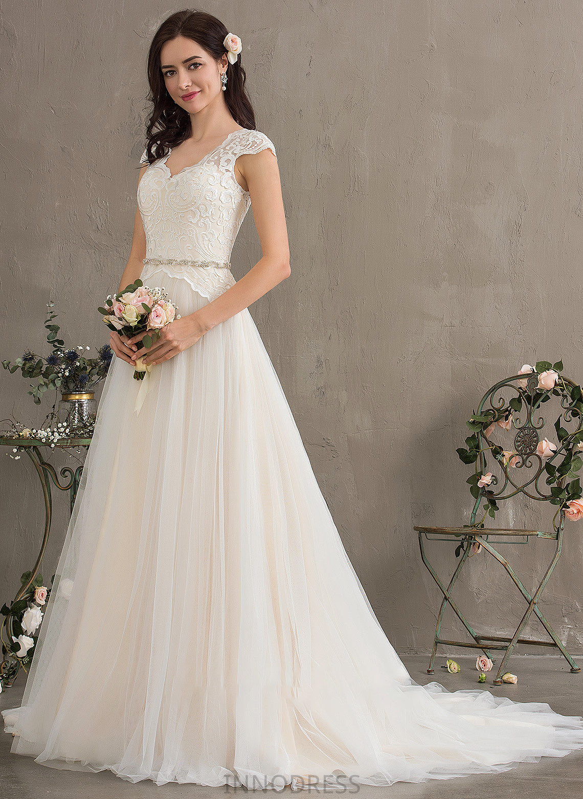 Wedding Tulle With Court Ball-Gown/Princess Zaniyah Sequins Dress Beading Wedding Dresses V-neck Train