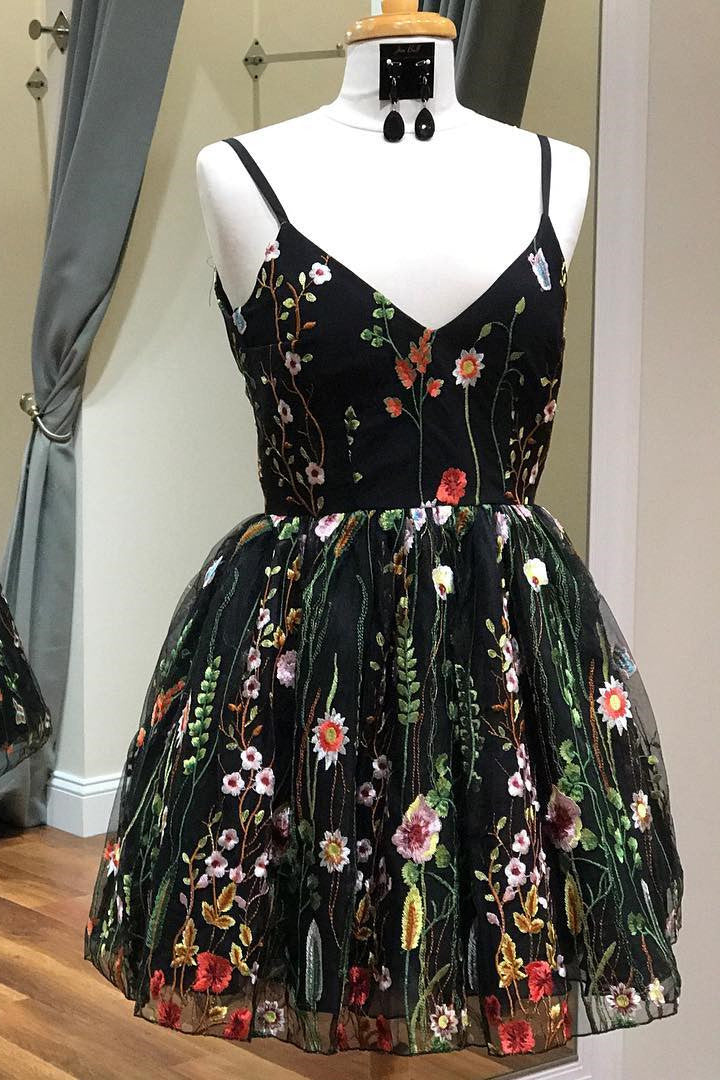 Spaghetti-straps Black Short Homecoming Dresses With Floral Embroidery