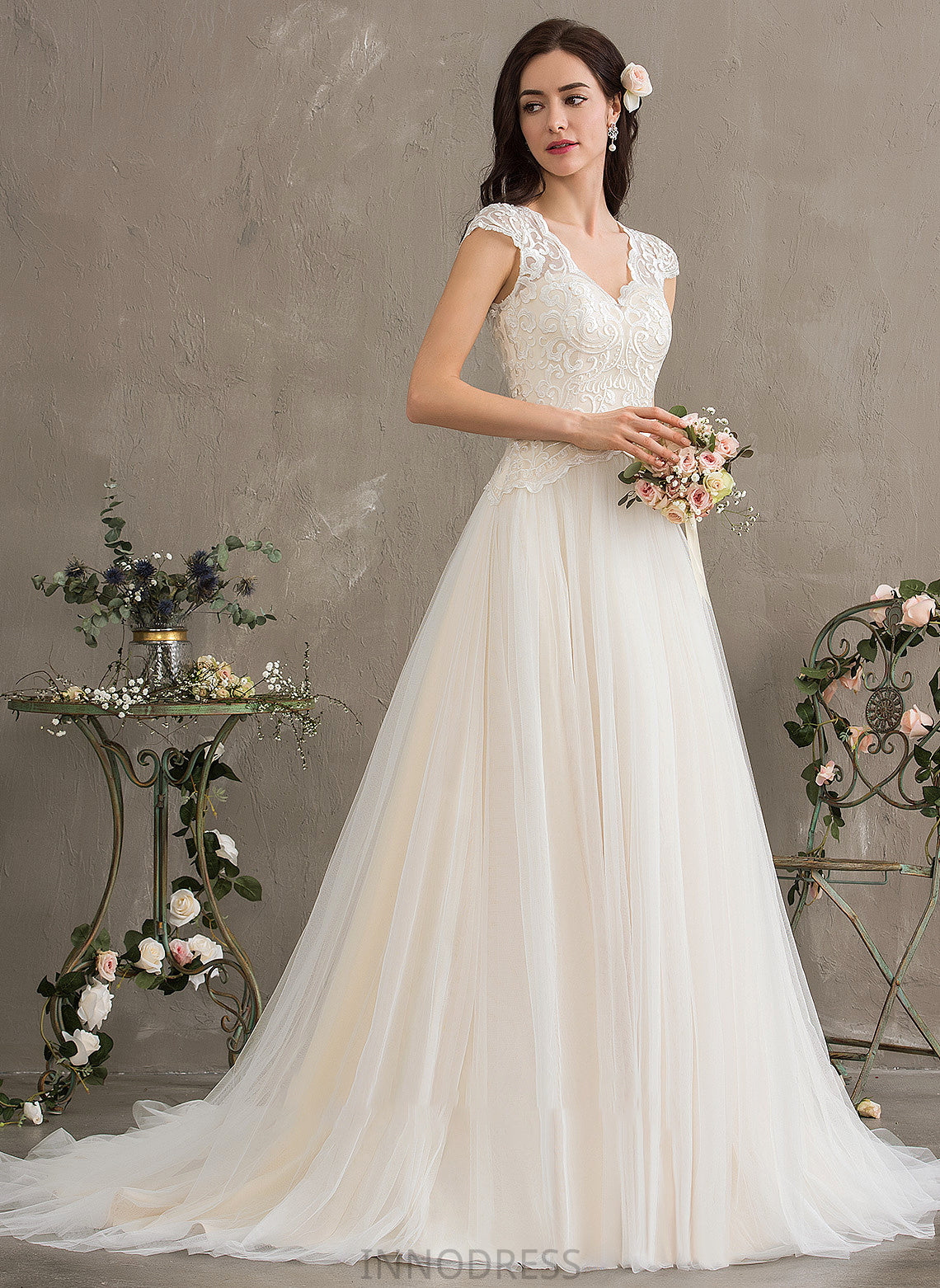 Wedding Tulle With Court Ball-Gown/Princess Zaniyah Sequins Dress Beading Wedding Dresses V-neck Train