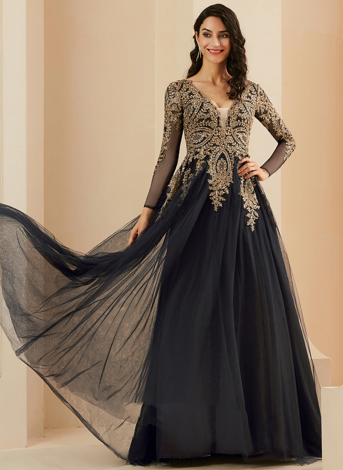 Train Sequins Tulle Lace Ball-Gown/Princess V-neck Prom Dresses With Josephine Sweep