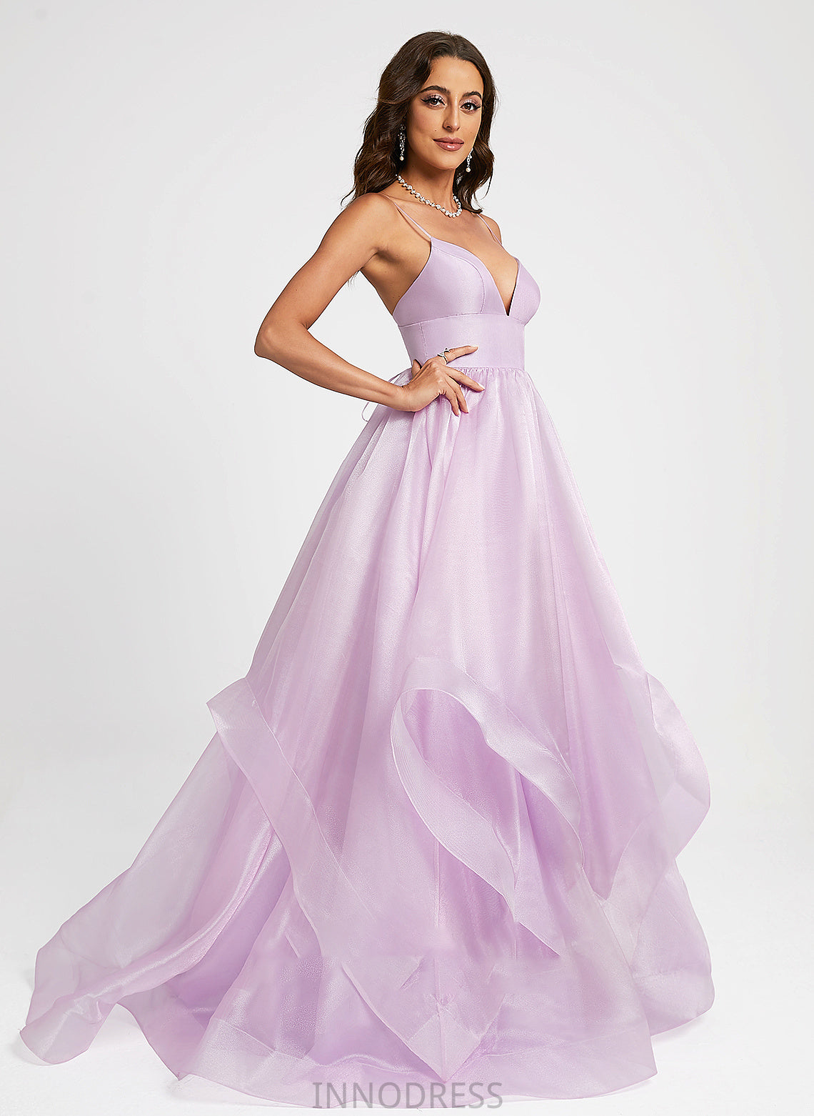 Taniya Prom Dresses Ball-Gown/Princess Organza V-neck Train Sweep