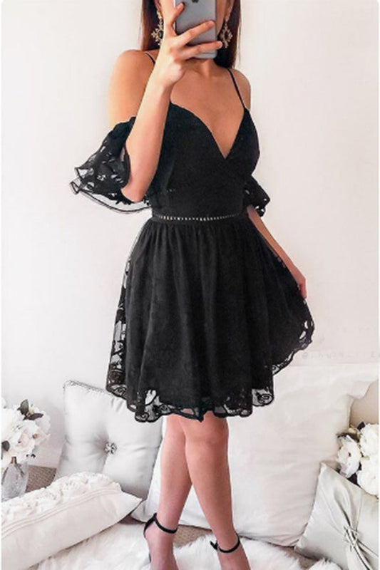 Sexy Black Lace V Neck Spaghetti Straps Homecoming Dresses