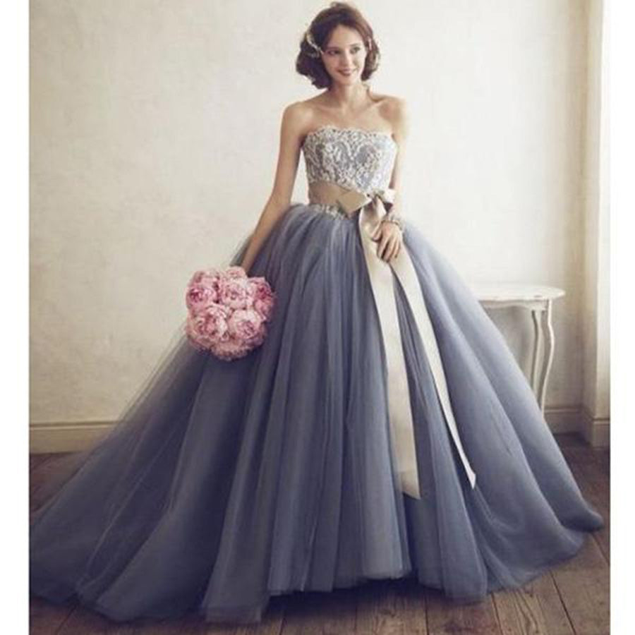 Elegant Sleeveless Lace Appliques Tulle Strapless With Bowknot Ball Gown Prom Dresses