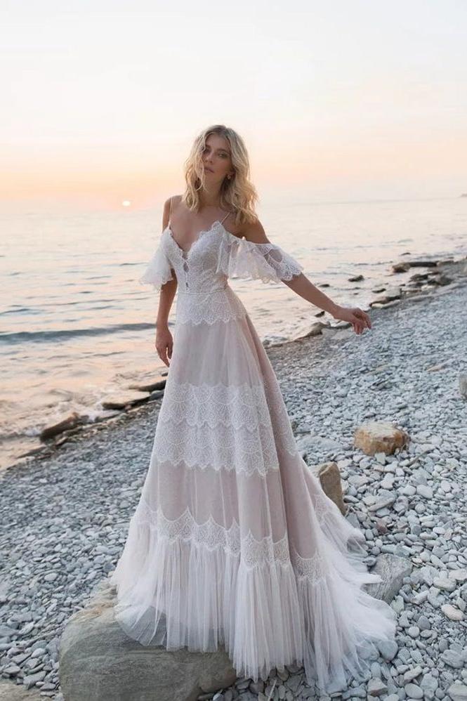 Bohemia Charming Long Lace Beach Wedding Dresses