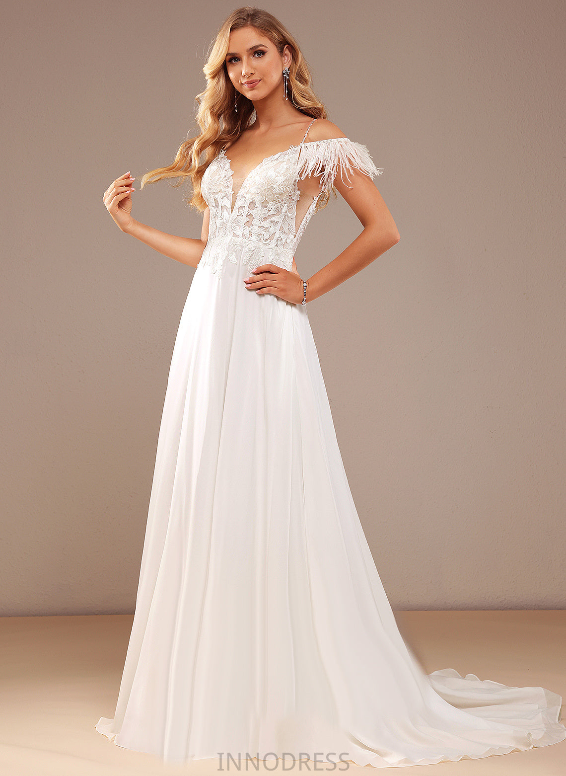 Feather Train Pockets Pearl Wedding Dresses Wedding Dress Lace A-Line Sequins V-neck Lace Court Beading With Chiffon