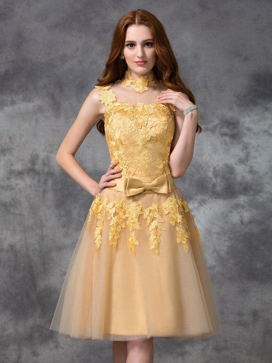 A-Line/Princess High Neck Applique Sleeveless Short Dresses Cocktail Lace Amber Homecoming Dresses