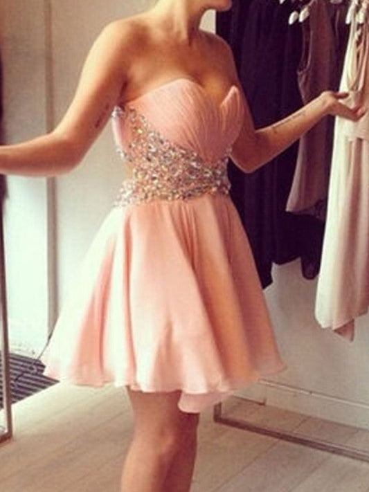 A-Line/Princess Sleeveless Sweetheart Homecoming Dresses Blanche Chiffon Beading Short/Mini Dresses