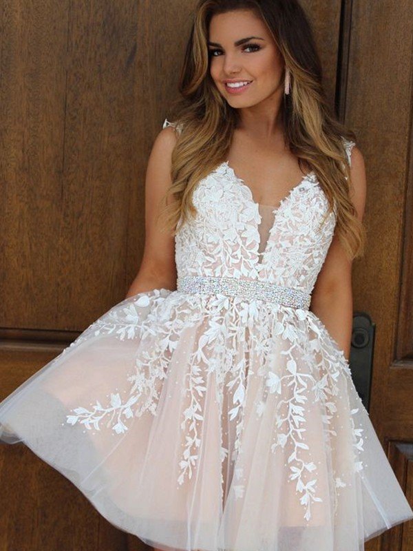 A-Line/Princess V-Neck Paris Homecoming Dresses Tulle Applique Sleeveless Short/Mini Dresses