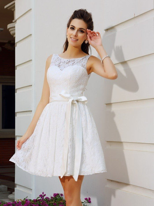 A-Line/Princess Scoop Sash/Ribbon/Belt Sleeveless Short Kamila Homecoming Dresses Lace Cocktail Dresses