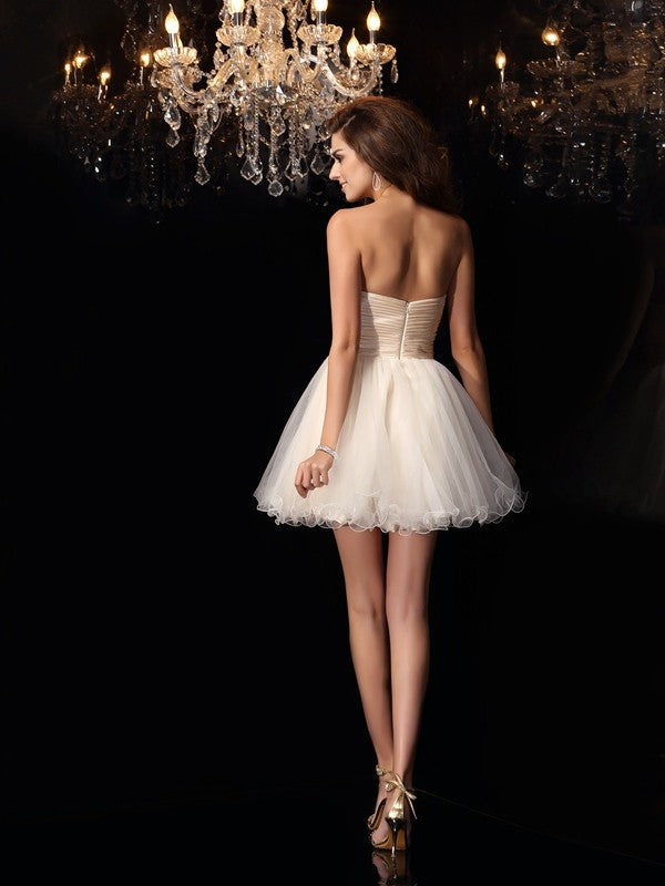 A-Line/Princess Sweetheart Beading Cocktail Homecoming Dresses Chiffon Liz Sleeveless Short Dresses