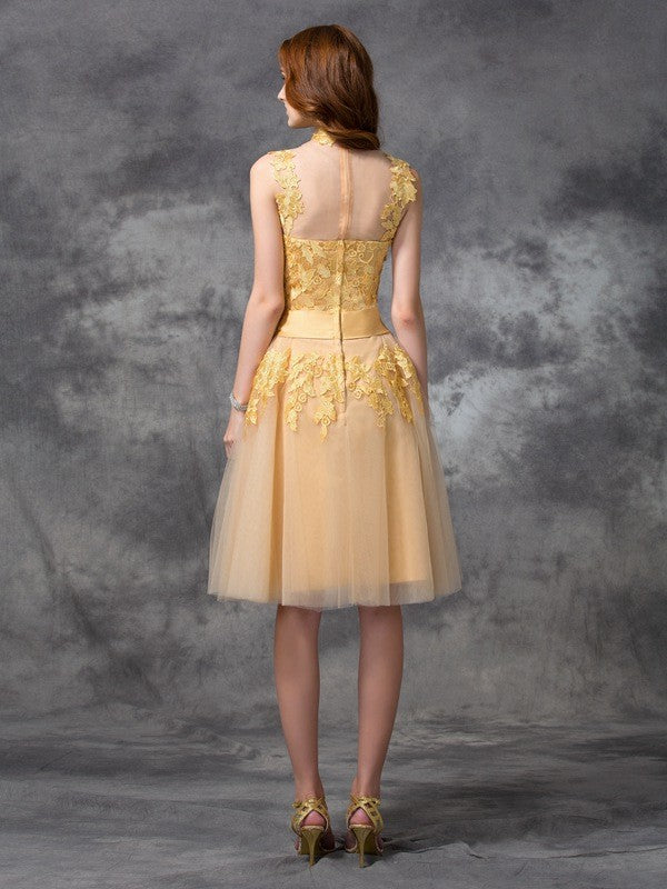 A-Line/Princess High Neck Applique Sleeveless Short Dresses Cocktail Lace Amber Homecoming Dresses