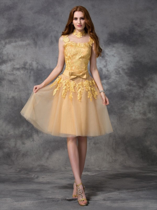 A-Line/Princess High Neck Applique Sleeveless Short Dresses Cocktail Lace Amber Homecoming Dresses