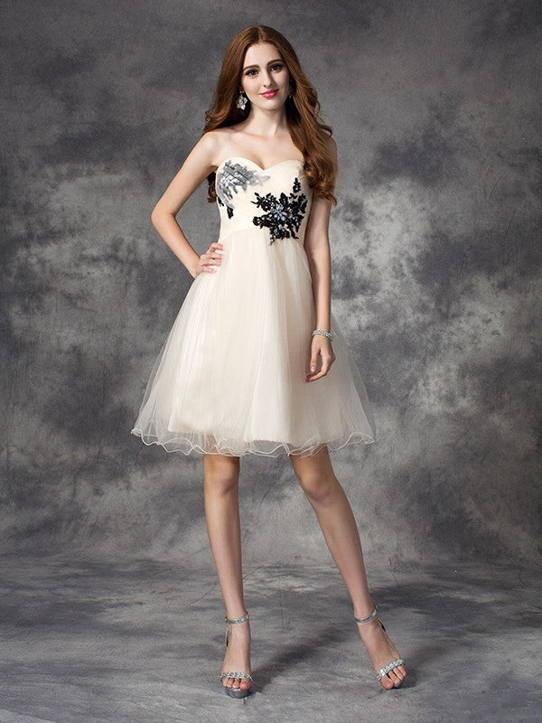 A-Line/Princess Charlotte Homecoming Dresses Sweetheart Applique Sleeveless Short Net Dresses