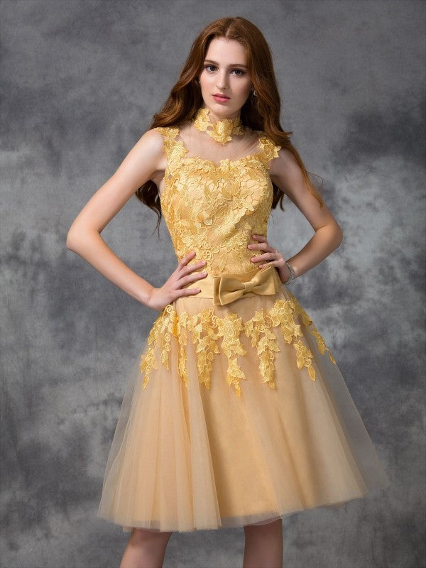 A-Line/Princess High Neck Applique Sleeveless Short Dresses Cocktail Lace Amber Homecoming Dresses