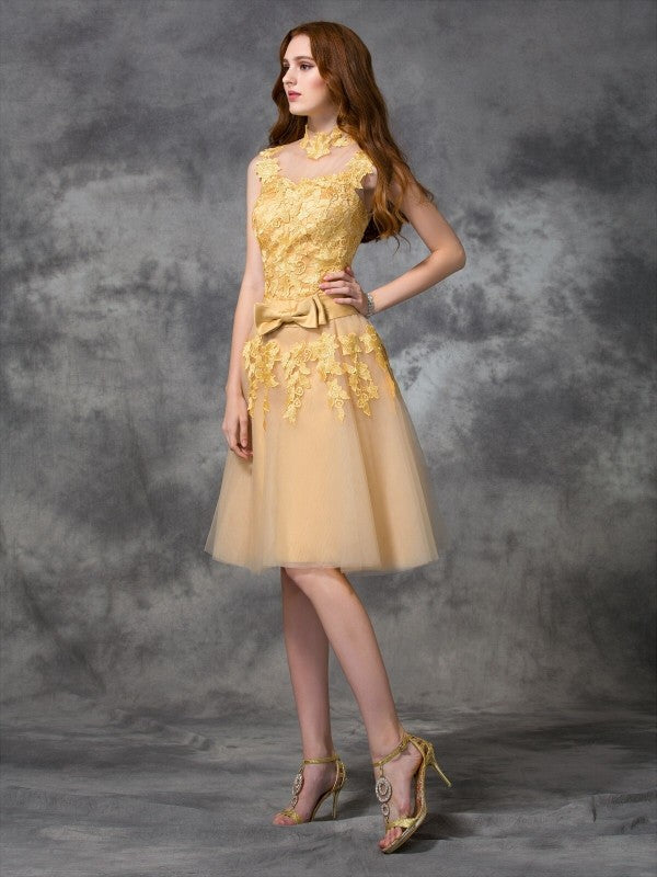 A-Line/Princess High Neck Applique Sleeveless Short Dresses Cocktail Lace Amber Homecoming Dresses